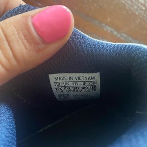 Basketball tennis shoes